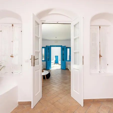 酒店 Seaside By Manos 3*