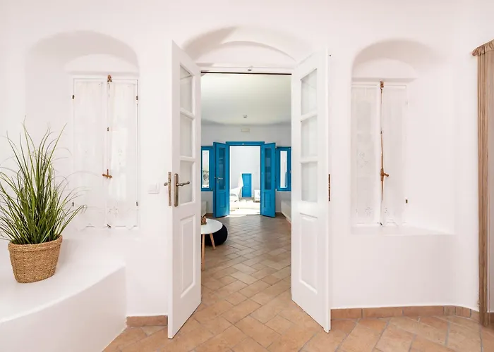 Hotel Seaside By Manos 3*