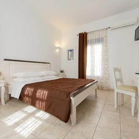 Seaside By Manos 3*